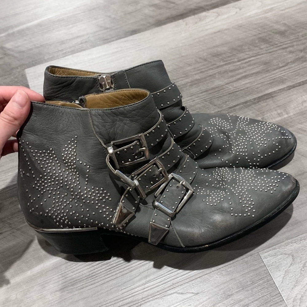 Chloé Susanna Short Boot in Grey / Silver Studs Size 38 1/2 - Picture 3 of 11